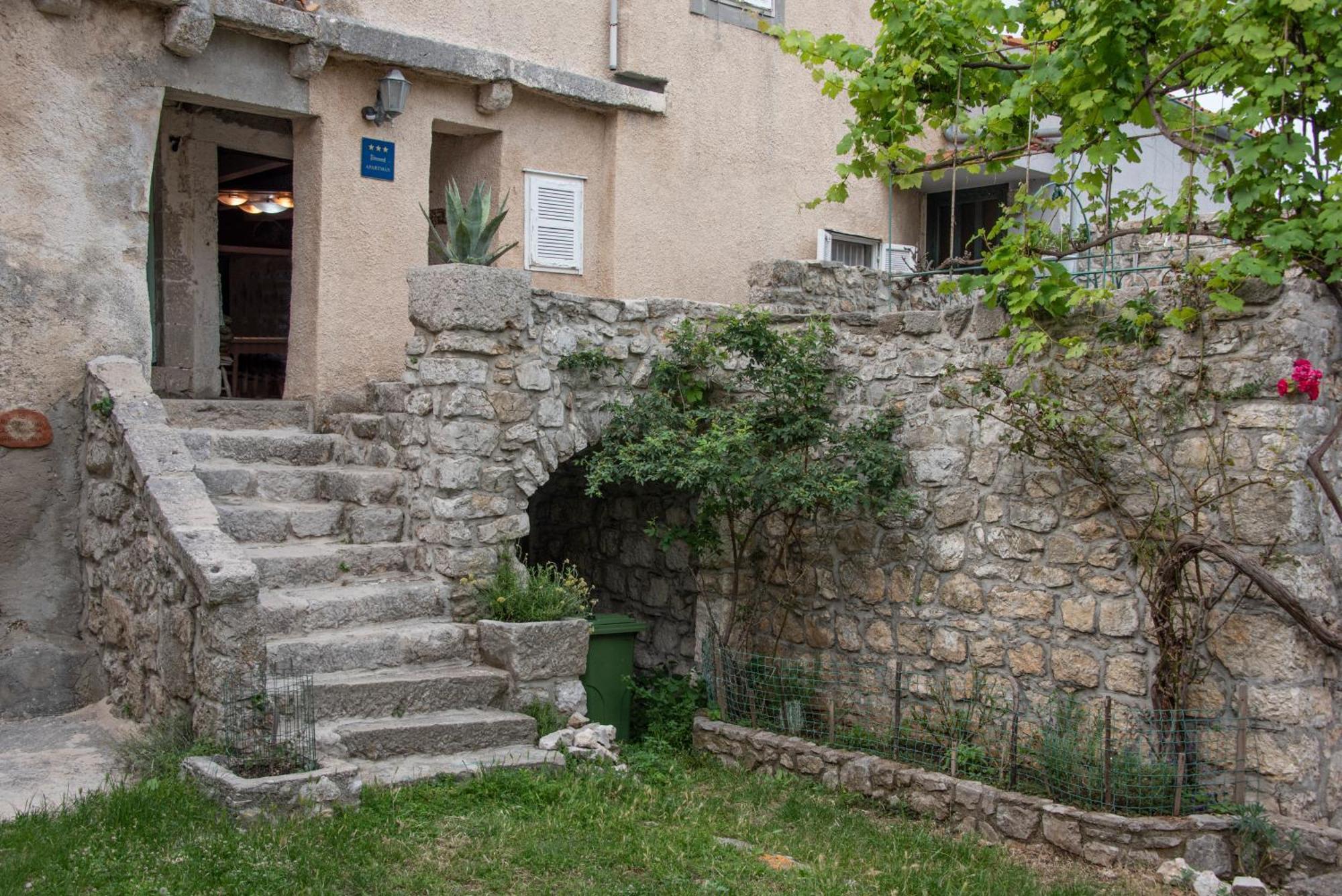 Apartman Nives Lubenice Kültér fotó