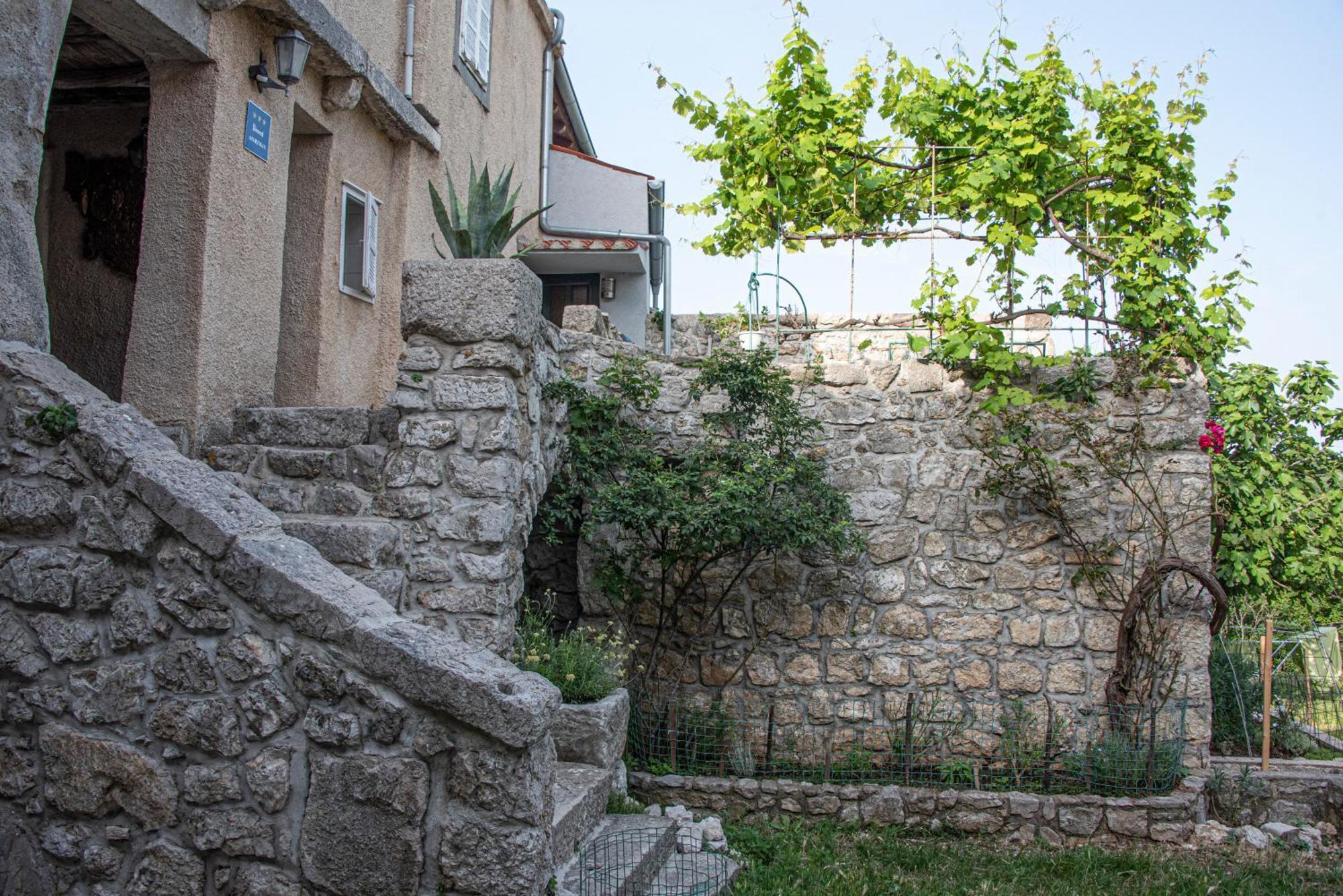 Apartman Nives Lubenice Kültér fotó